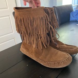 Minnetonka fringe boots